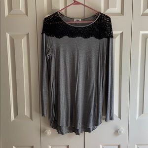 Old Navy long sleeve gray shirt